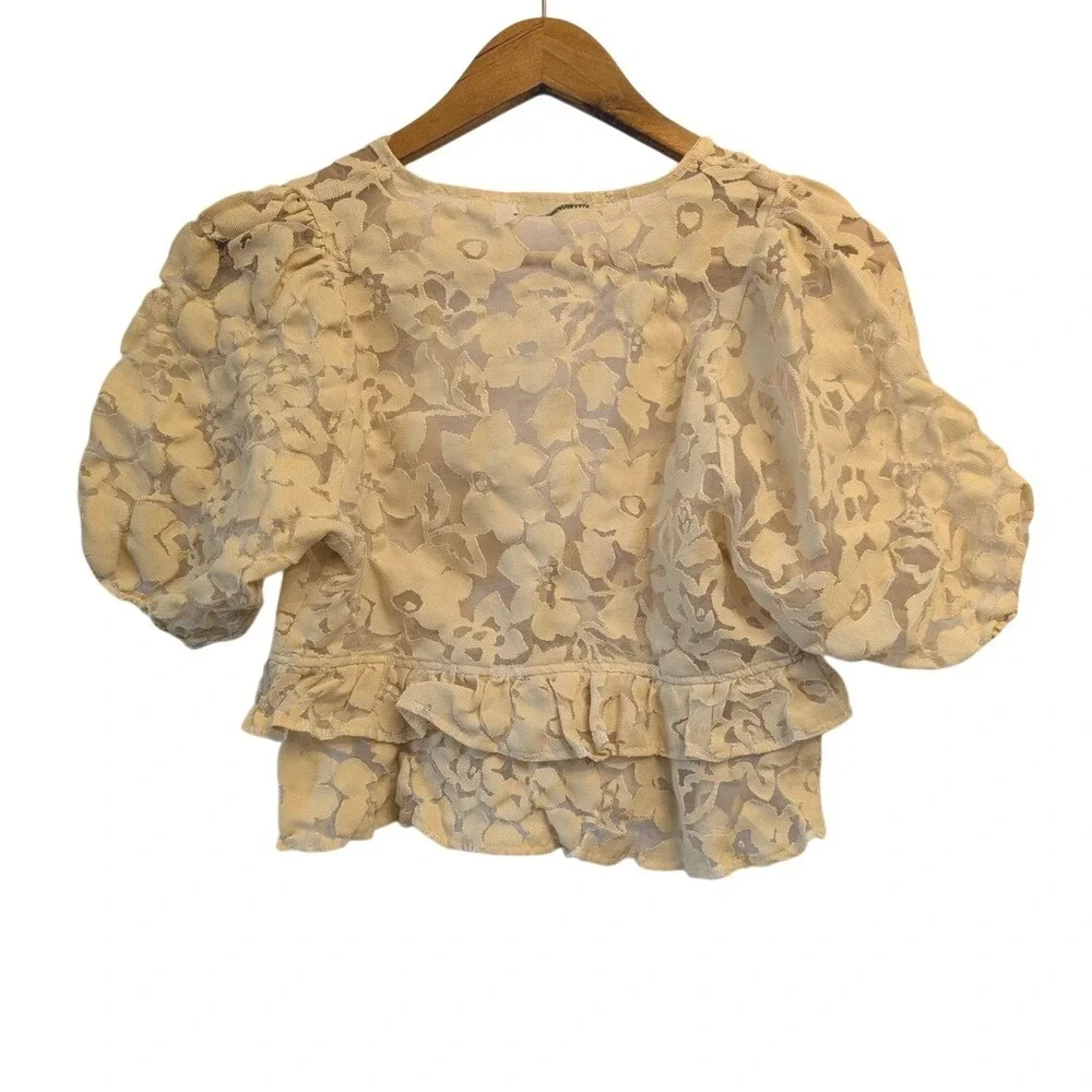 Zara Cream Floral Lace Burnout Puff Sleeve Ruffle Crop‎ Top Small V-Neck Button